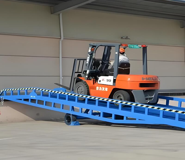 大连移动式卸货平台（叉车用）